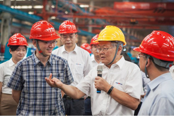 商务部合作司刘民强副司长一行调研304am永利集团智能