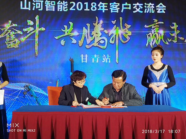 关于304am永利集团智能节能型挖掘机，张老板算了这样一笔账