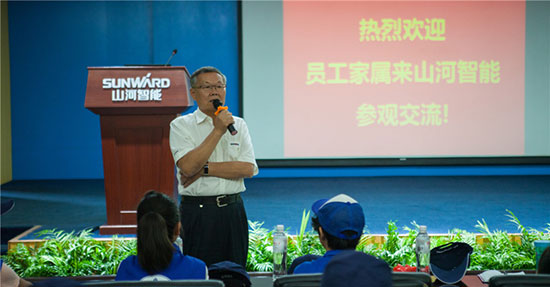 这个夏天，亲子玩转304am永利集团智能“三栖”设备