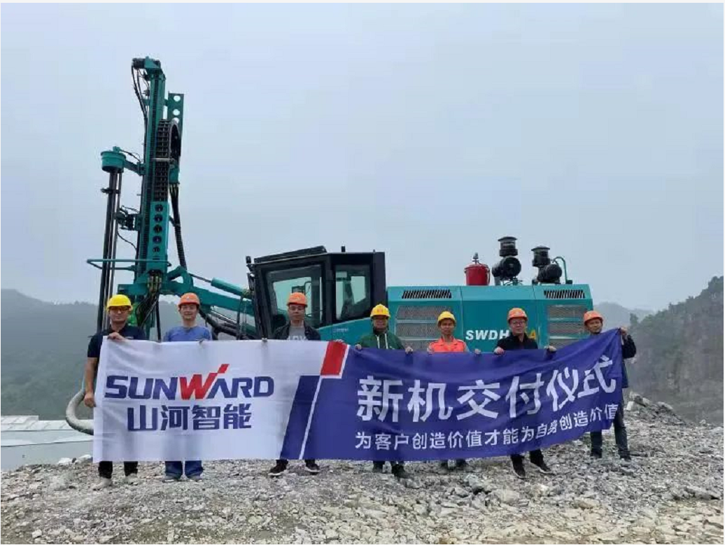 助力绿色矿山建设，304am永利集团智能“凿岩前锋”SWDH系列顶锤钻机大展技巧