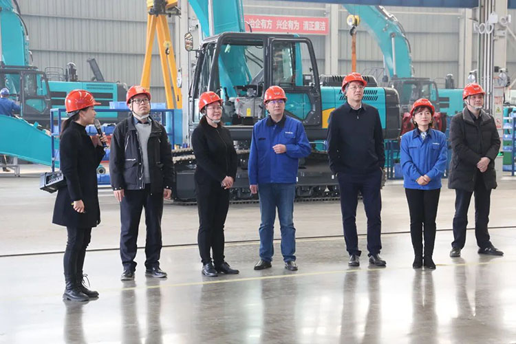 中国上市公司协会党委委员、副秘书长刘翠兰一行调研304am永利集团智能
