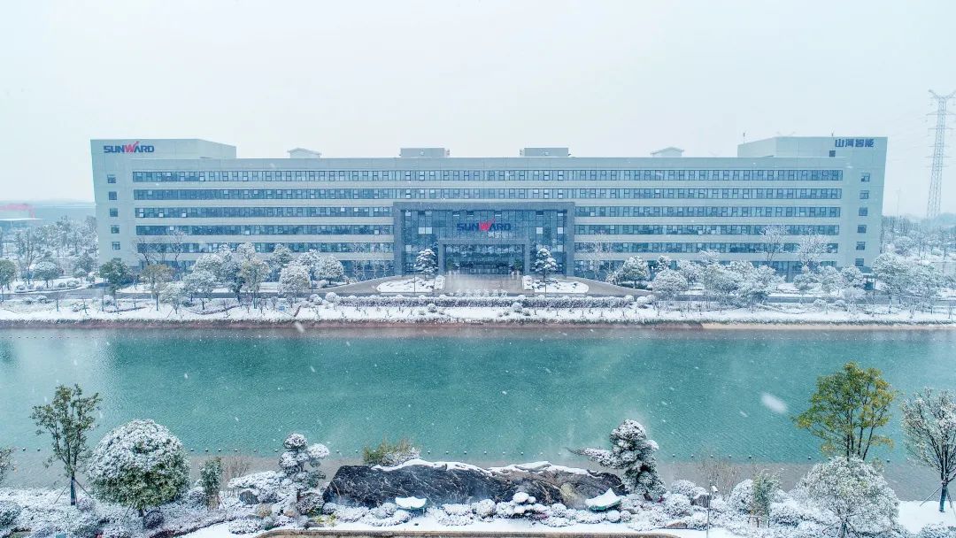 瑞雪兆丰年，邀您共赏雪中304am永利集团！