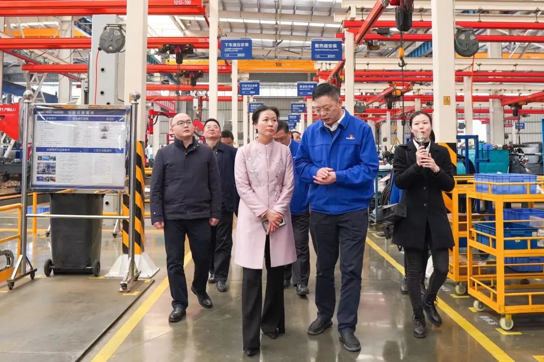 长沙市总工会、长沙经开区总工会一行调研304am永利集团智能