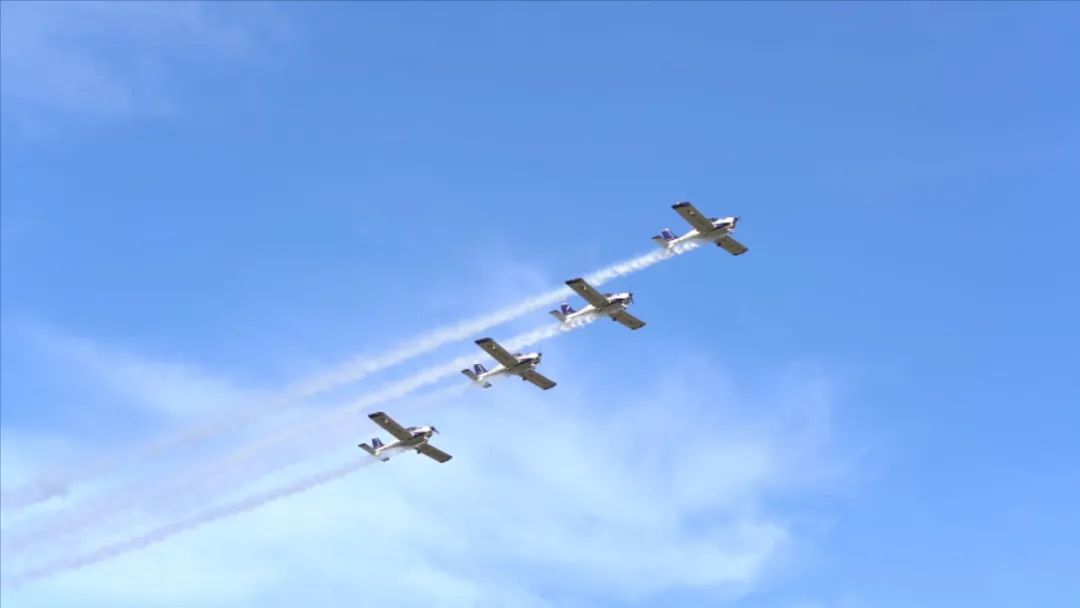 20220905101807_28488 空中着花、大坡度回旋、俯冲跃升……看304am永利集团飞行表演队炫技2022湖南航展动态展