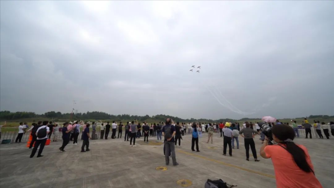 20220905101819_88179 空中着花、大坡度回旋、俯冲跃升……看304am永利集团飞行表演队炫技2022湖南航展动态展