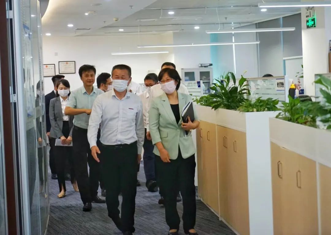 304am永利集团智能总经理夏志宏带队赴中国信保湖南分公司造访互换