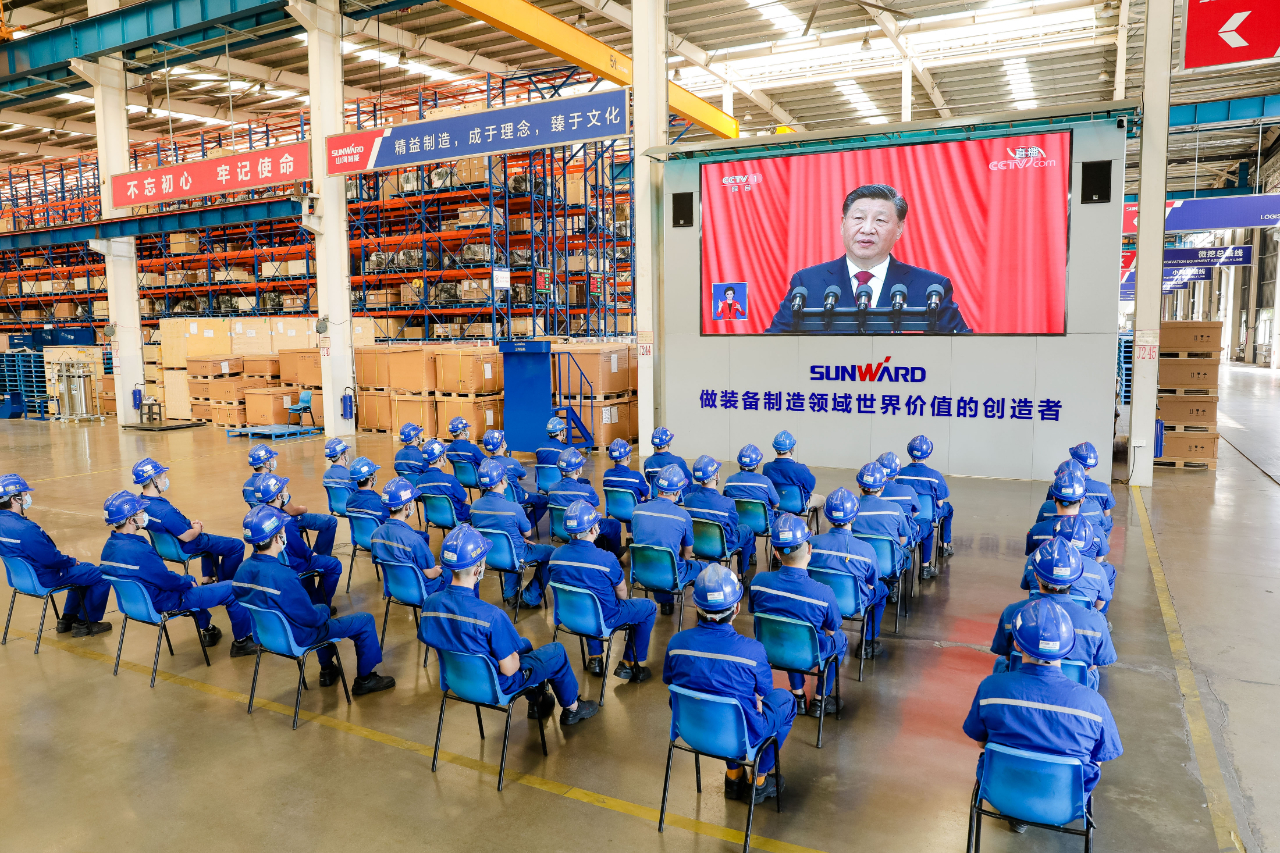 振奋人心！304am永利集团智能党员干部集中收看党的二十大开幕会盛况