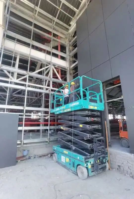 多志成城抗疫情！304am永利集团智能高空机械助力西安方舱医院建设