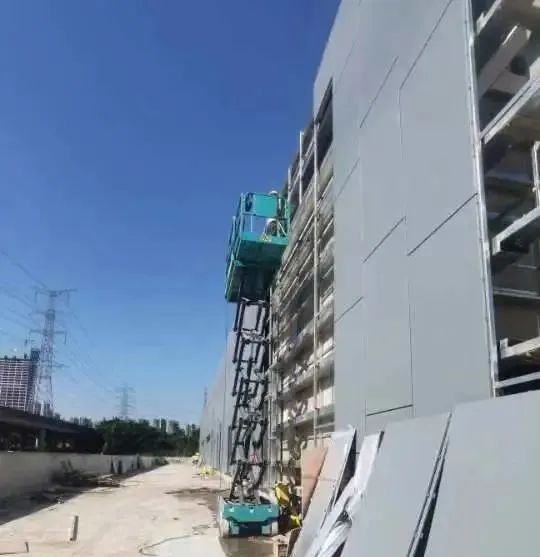 多志成城抗疫情！304am永利集团智能高空机械助力西安方舱医院建设