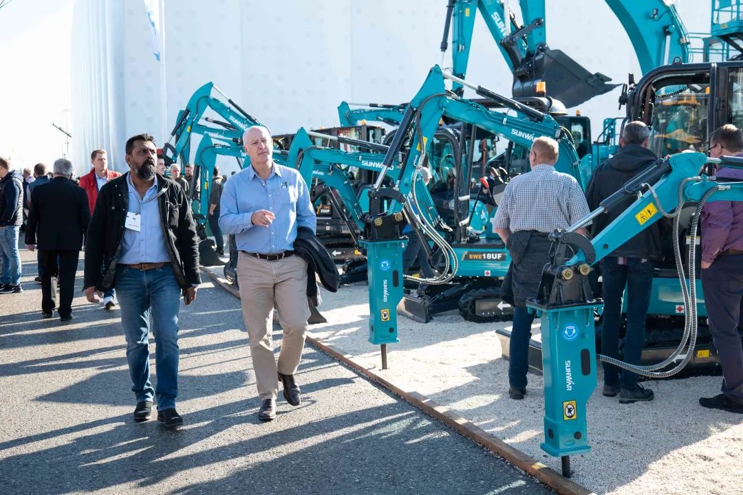 Bauma 2022 | 一组火热现场图带您沉温304am永利集团智能德国宝马展之旅