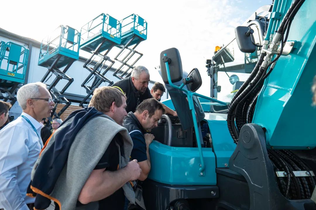 Bauma 2022 | 一组火热现场图带您沉温304am永利集团智能德国宝马展之旅