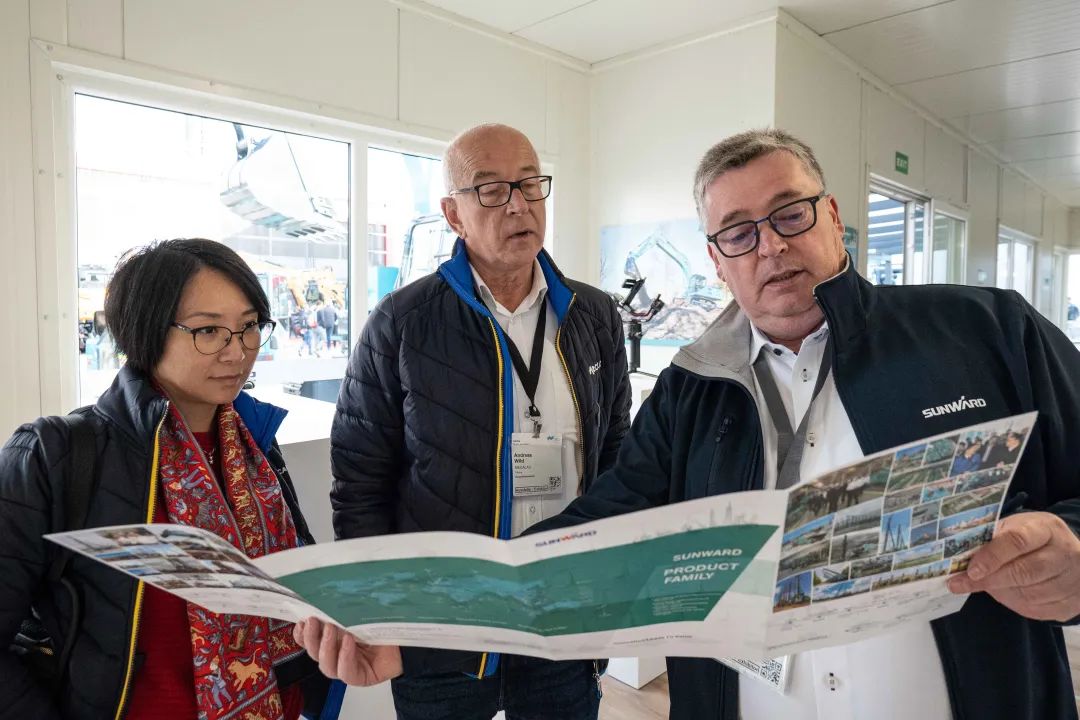 Bauma 2022 | 一组火热现场图带您沉温304am永利集团智能德国宝马展之旅