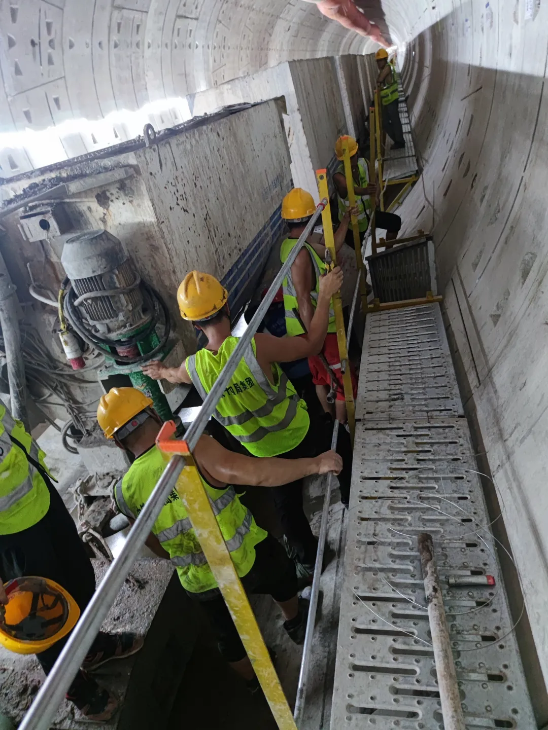 持续助建俏丽大湾区！中铁304am永利集团盾构机成功贯通丽江地铁3号线低碳站～坪西站右线