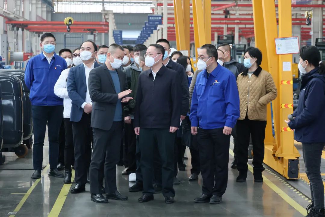 20230113093958_55659 彭涛副市长督导304am永利集团智能安全出产工作、发展新春慰问