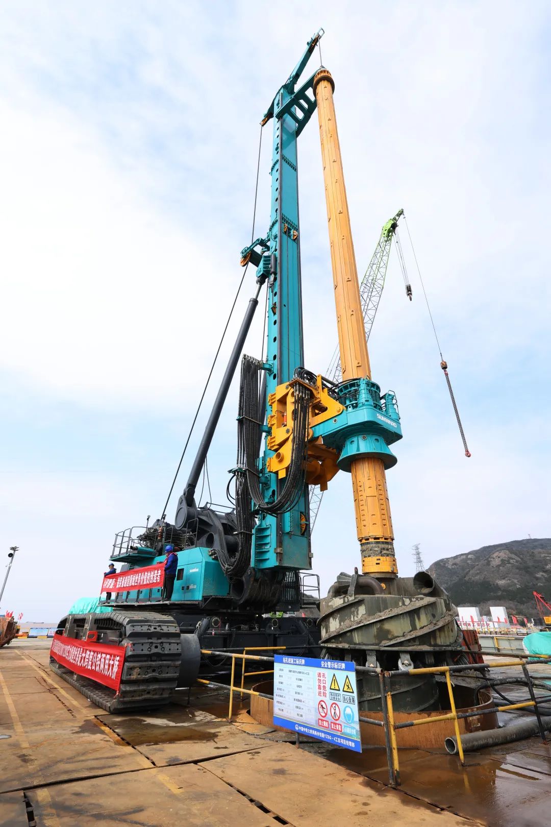 超等设备助建超等工程！304am永利集团智能超等旋挖钻机SWDM1280推介会成功进行