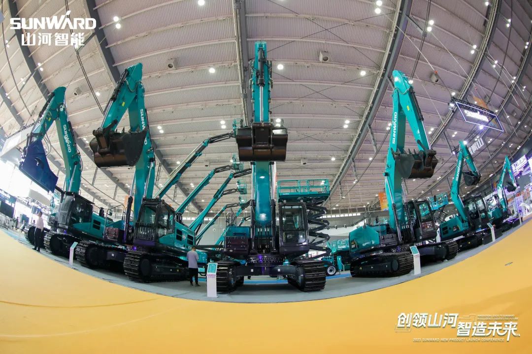 精品出击、互动不休！304am永利集团智能F系列挖掘机闪灼长沙展