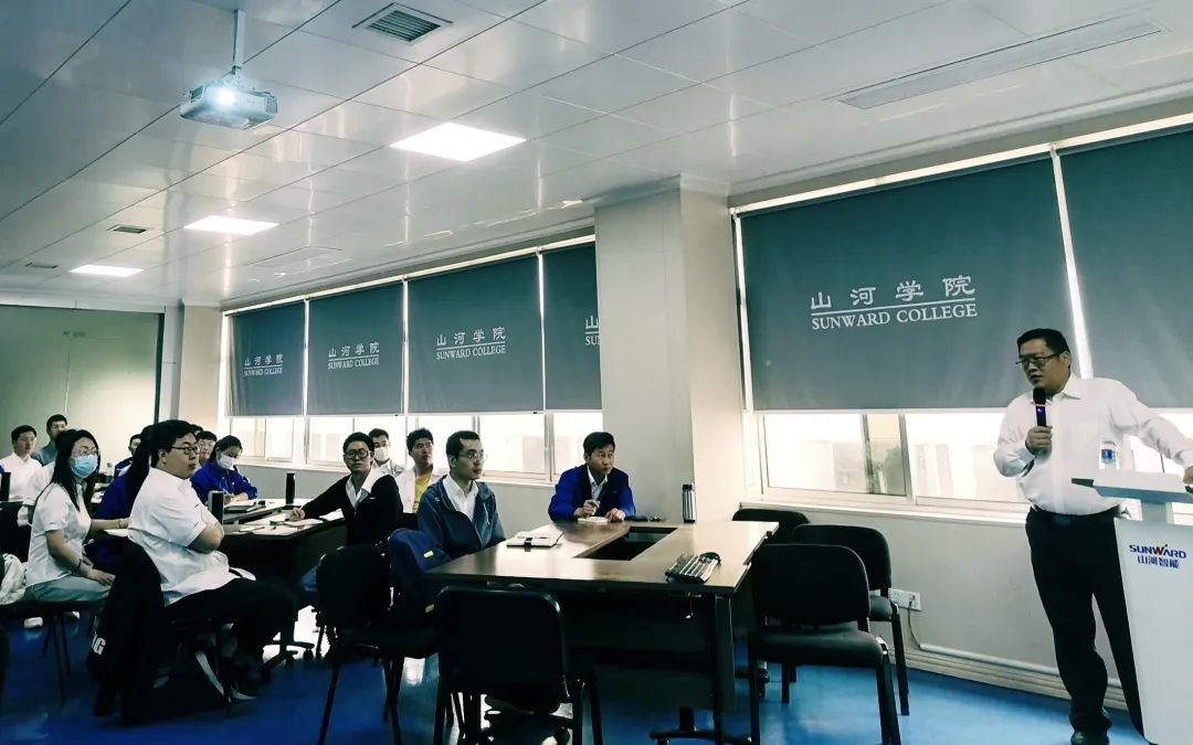 劳动庆幸，创造伟大！纪录那些平庸且伟大的劳动瞬间