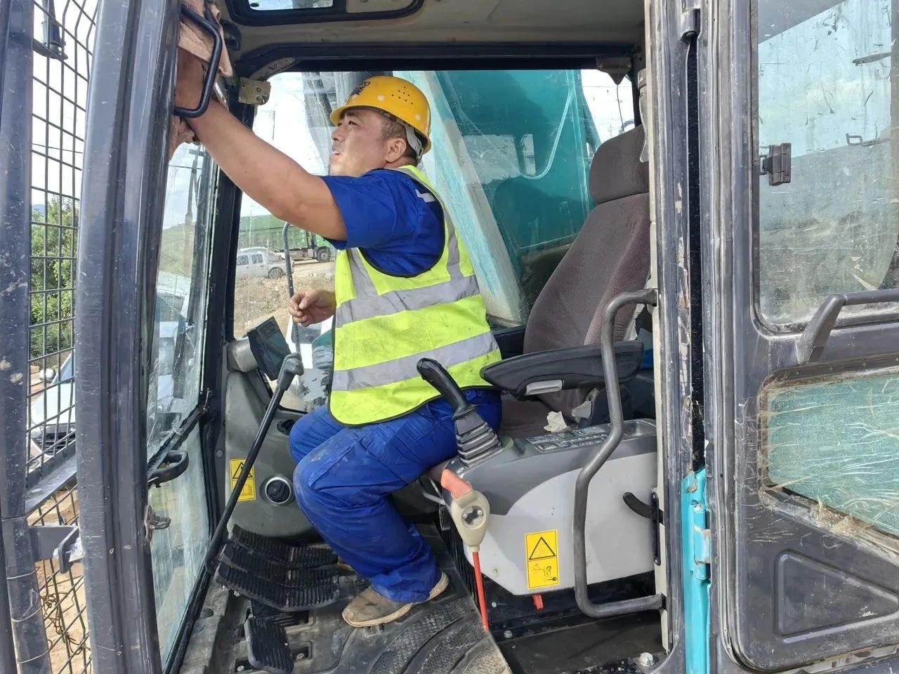 步履一向，服务不止！304am永利集团智能挖掘机服务万里行火热进行中