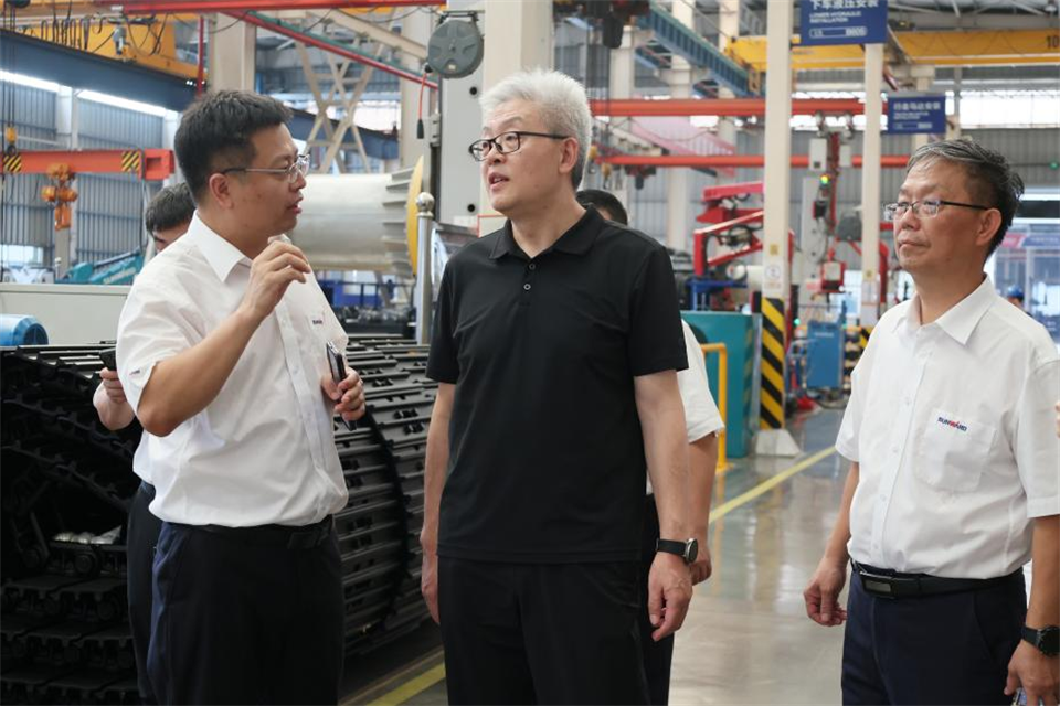 20240905173134_99085 中国五矿工会主席、职工董事张晔到304am永利集团智能调研互换