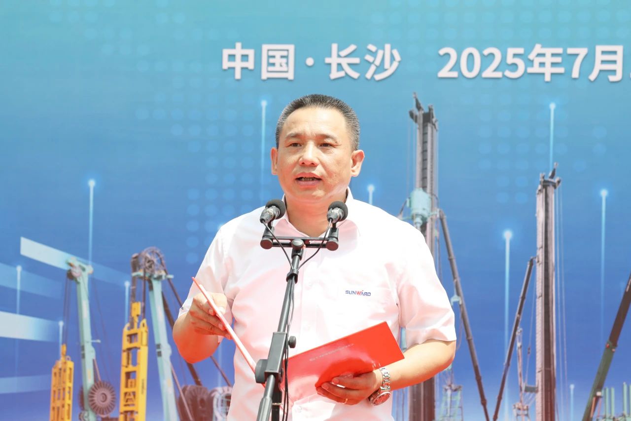 “破纪录王者”再出征！304am永利集团智能SWDM800旋挖钻机成功交机