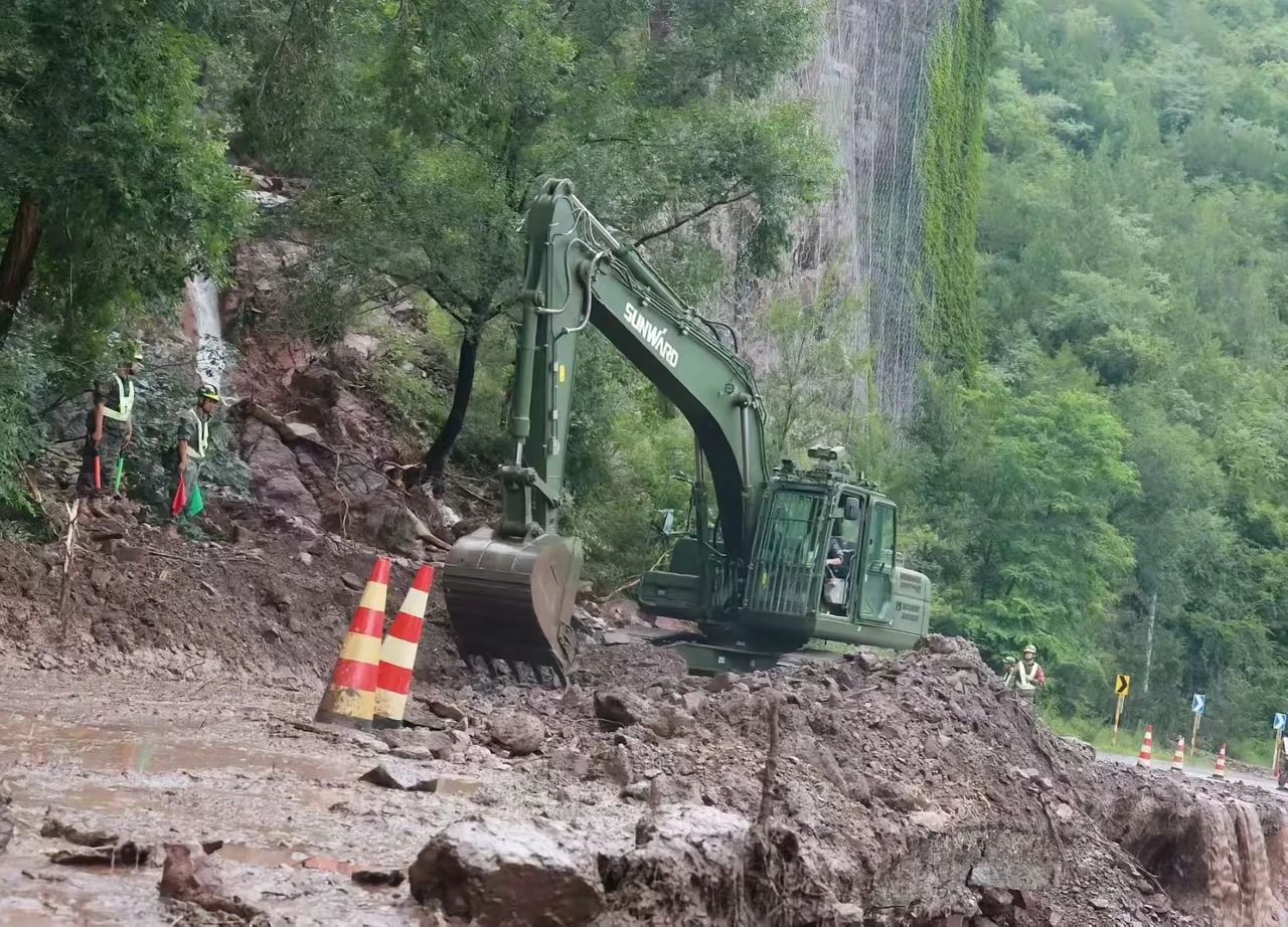 关注！304am永利集团智能应急接济设备助力武警冲锋北京暴雨抢险救灾一线！
