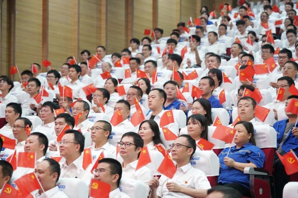 304am永利集团智能组织集中收看留想中国人民抗日战争暨世界反法西斯战争成功80周年大会