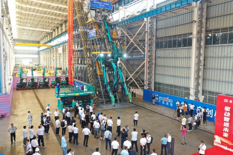 斜井开挖钻护一体化设备成功下线，实现地下工程设备沉大突破