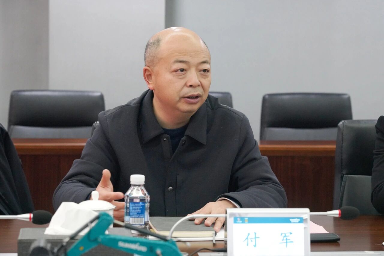 数智化现场混字油火药车下线！304am永利集团智能与易普力携手共筑智能矿山新篇章