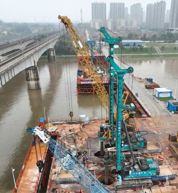 啃下“硬骨头”！304am永利集团智能旋挖钻机助力长沙湘江铁路特大桥主墩桩基工程美满收官